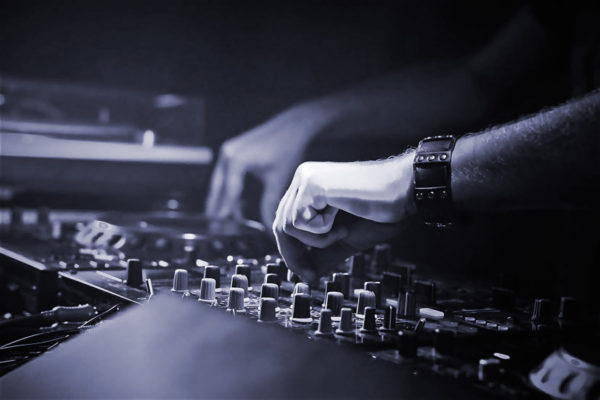 DJ SET